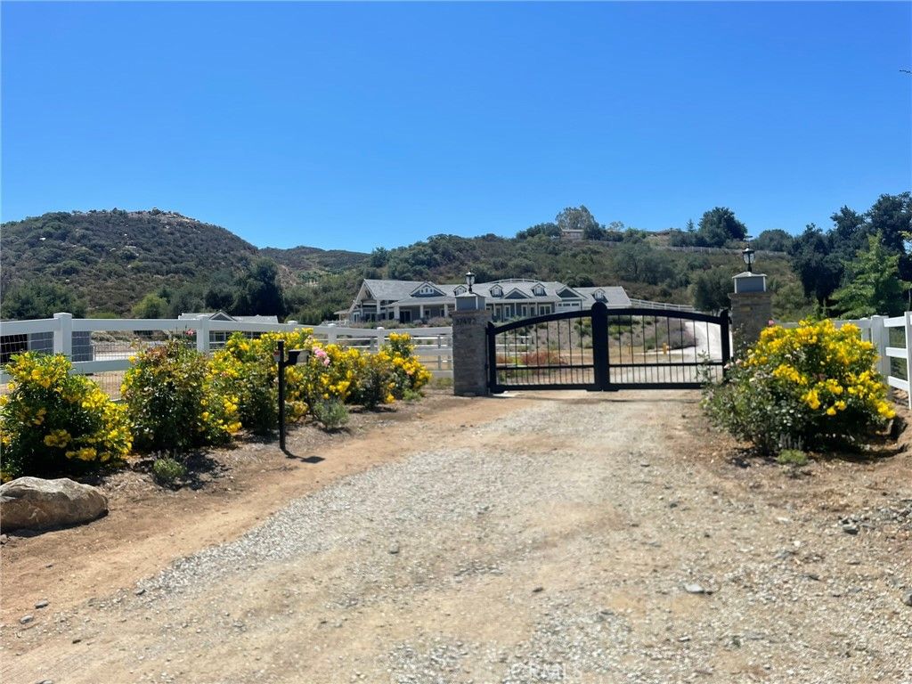 37492 Calle De Lobo, Murrieta, CA 92562 — photo 3