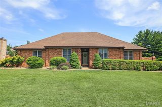 222 Hickory Ridge, Belleville, IL 62223