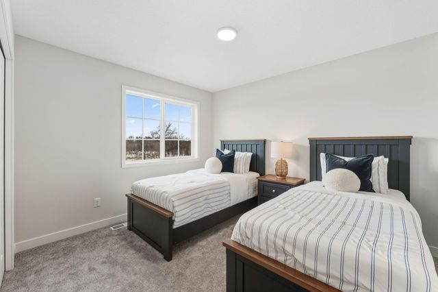 386 Laurel Place, River Falls, WI 54022