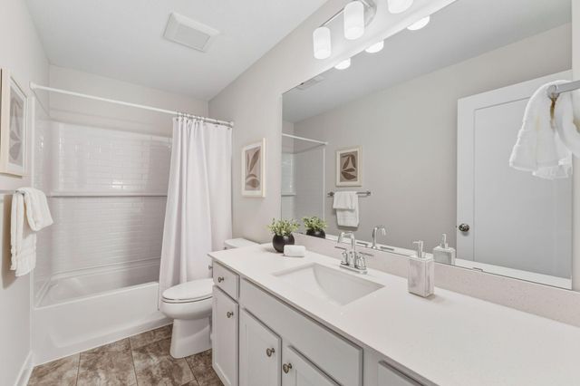 386 Laurel Place, River Falls, WI 54022