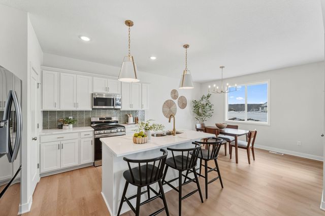 386 Laurel Place, River Falls, WI 54022