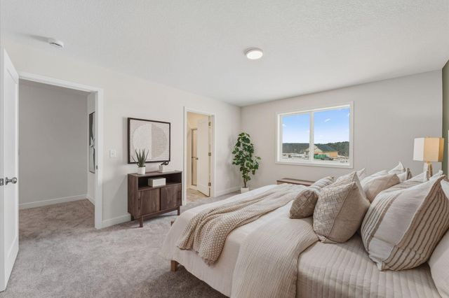 386 Laurel Place, River Falls, WI 54022