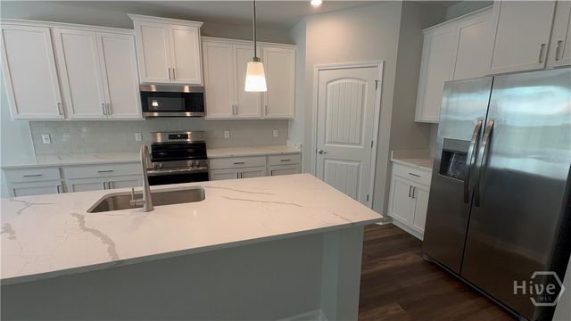 182 Glendale Circle, Richmond Hill, GA 31324