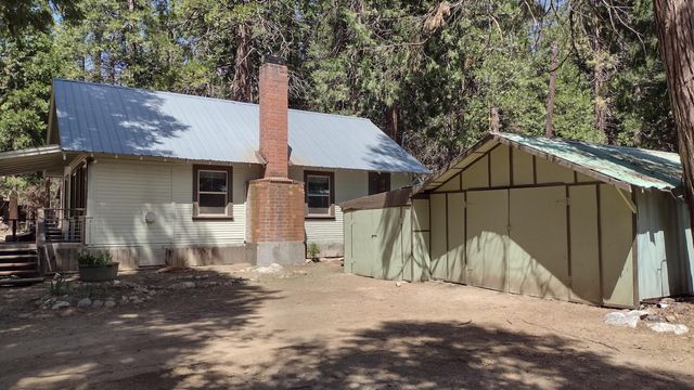 440 Trails End Drive, Camp Nelson, CA 93265