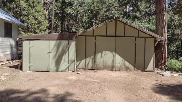 440 Trails End Drive, Camp Nelson, CA 93265