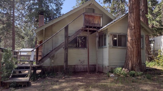 440 Trails End Drive, Camp Nelson, CA 93265