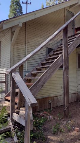 440 Trails End Drive, Camp Nelson, CA 93265