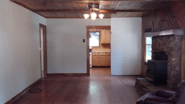 440 Trails End Drive, Camp Nelson, CA 93265