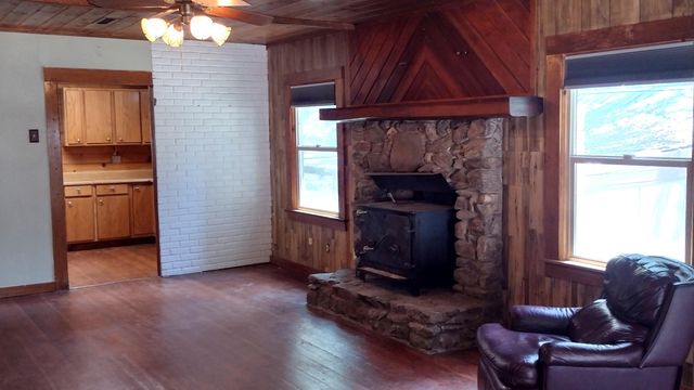 440 Trails End Drive, Camp Nelson, CA 93265