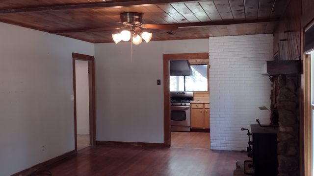 440 Trails End Drive, Camp Nelson, CA 93265