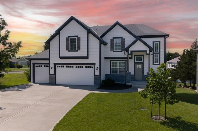 15511 Spruce Street, Basehor, KS 66007