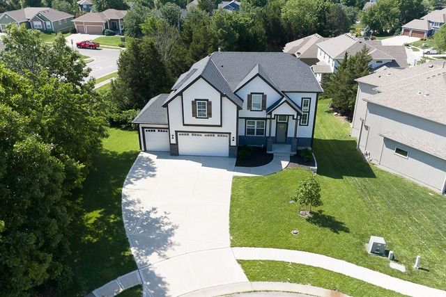 15511 Spruce Street, Basehor, KS 66007