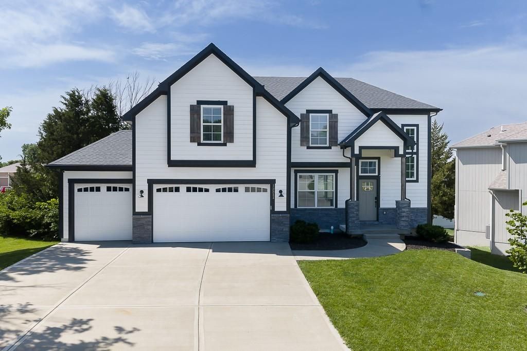 15511 Spruce Street, Basehor, KS 66007