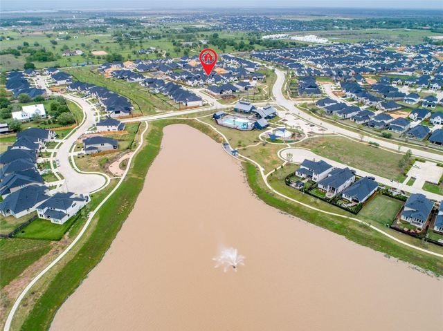 32018 Crested Knoll Court, Fulshear, TX 77441