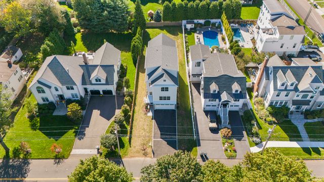 450 Penfield Road, Fairfield, CT 06824