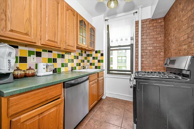 98-51 64 Avenue 2C, Rego Park, NY 11374