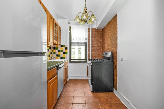 98-51 64 Avenue 2C, Rego Park, NY 11374
