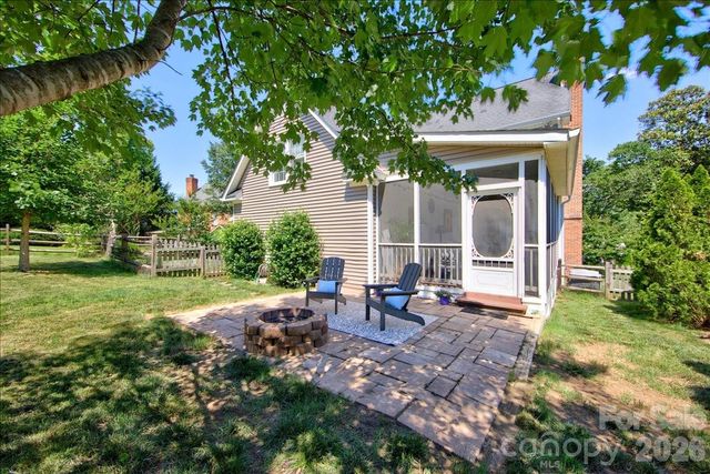 6912 Foxglove Drive, Charlotte, NC 28226