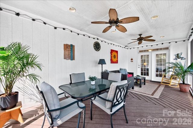 6912 Foxglove Drive, Charlotte, NC 28226