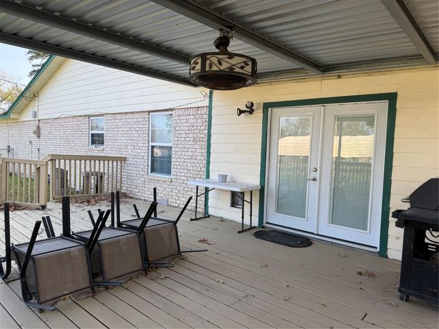 51 E Oakridge Drive, Point Blank, TX 77364