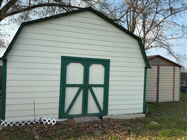 51 E Oakridge Drive, Point Blank, TX 77364