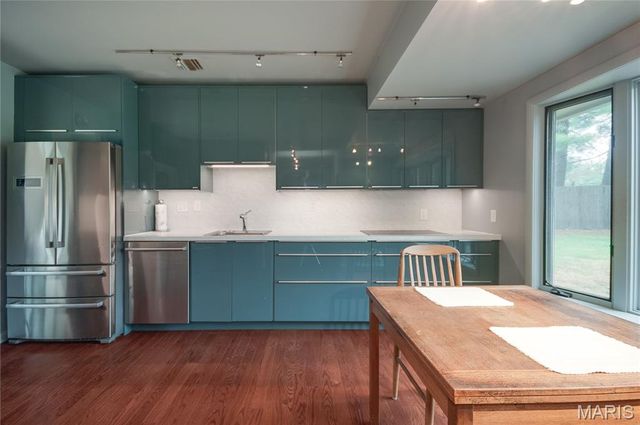 5 Stacy Drive, Olivette, MO 63132