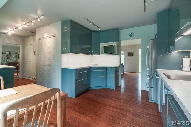 5 Stacy Drive, Olivette, MO 63132