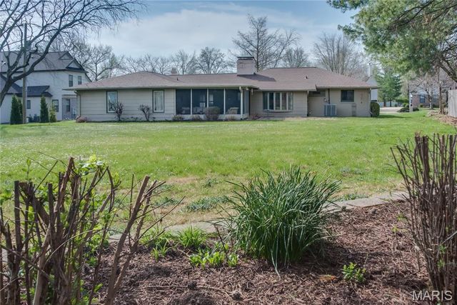 5 Stacy Drive, Olivette, MO 63132