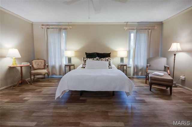 5 Stacy Drive, Olivette, MO 63132