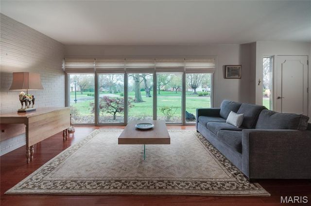 5 Stacy Drive, Olivette, MO 63132