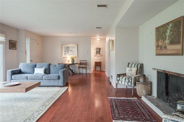 5 Stacy Drive, Olivette, MO 63132