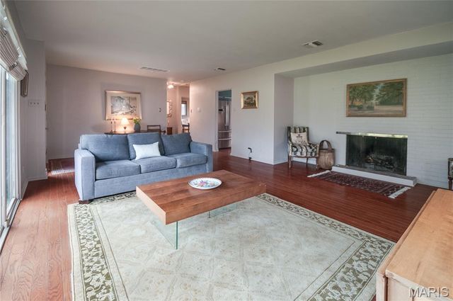 5 Stacy Drive, Olivette, MO 63132