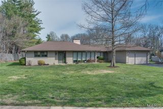 5 Stacy Drive, Olivette, MO 63132