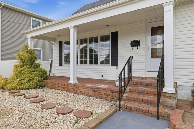 4146 new york Avenue, Island Park, NY 11558