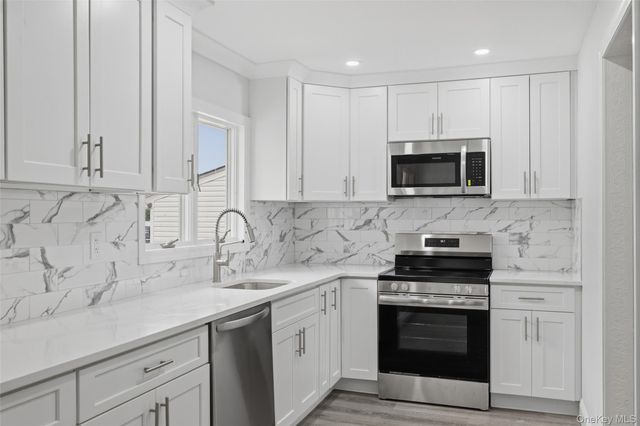 4146 new york Avenue, Island Park, NY 11558