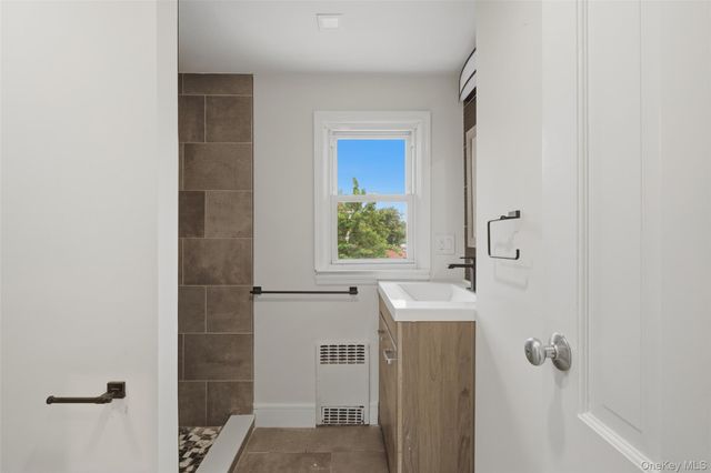4146 new york Avenue, Island Park, NY 11558