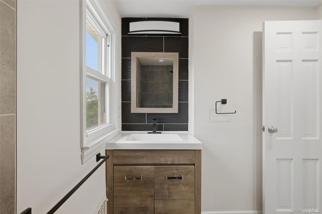 4146 new york Avenue, Island Park, NY 11558