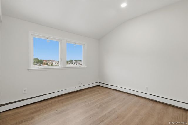 4146 new york Avenue, Island Park, NY 11558