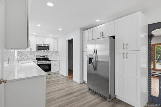 4146 new york Avenue, Island Park, NY 11558
