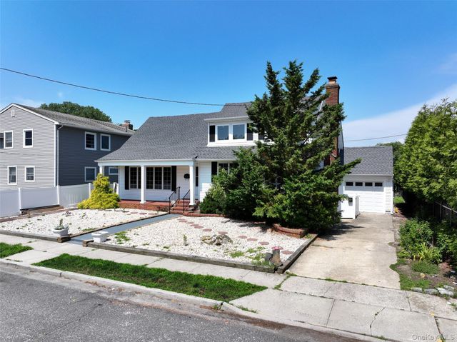 4146 new york Avenue, Island Park, NY 11558