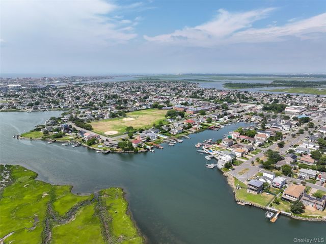 4146 new york Avenue, Island Park, NY 11558