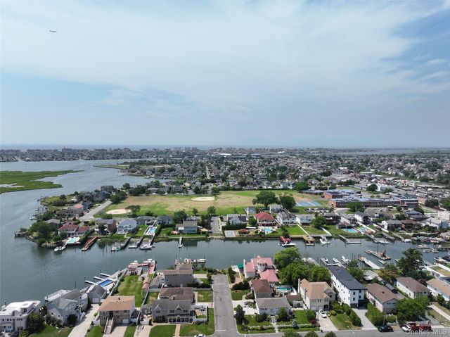 4146 new york Avenue, Island Park, NY 11558