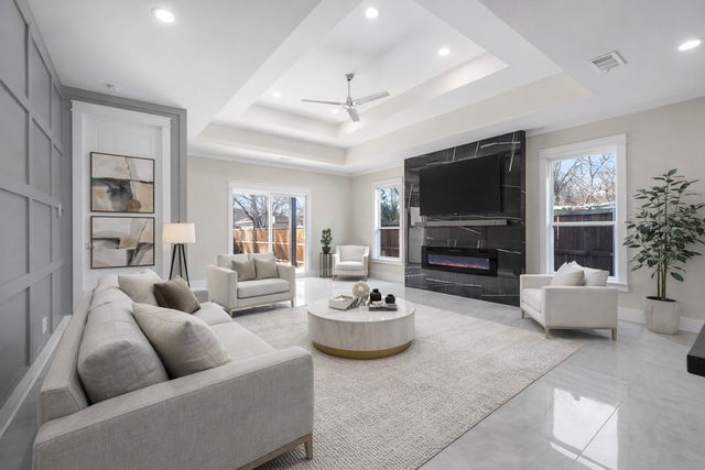 3105 Crossman Avenue, Dallas, TX 75212