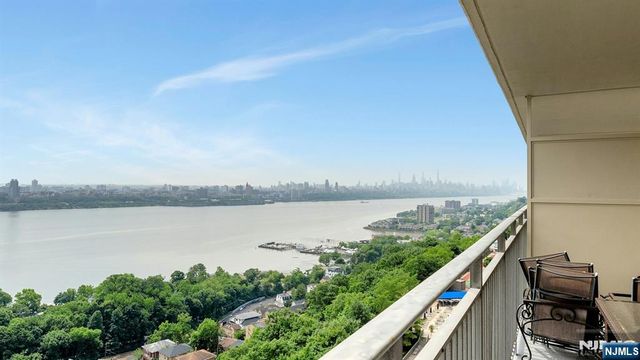 1530 Palisade Avenue 10F, Fort Lee, NJ 07024