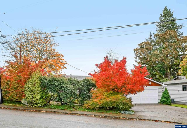 936 Kingwood Dr NW, Salem, OR 97304