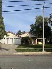 329 E South Avenue, Redlands, CA 92373