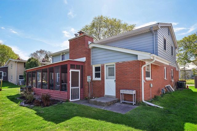 2750 Park DRIVE, Wauwatosa, WI 53222