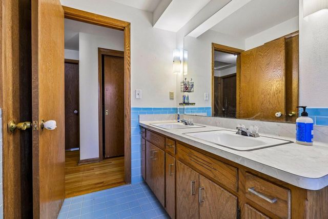 2750 Park DRIVE, Wauwatosa, WI 53222