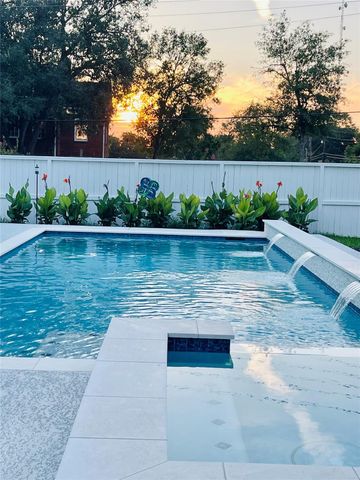 111 S Masonic Street, Bellville, TX 77418