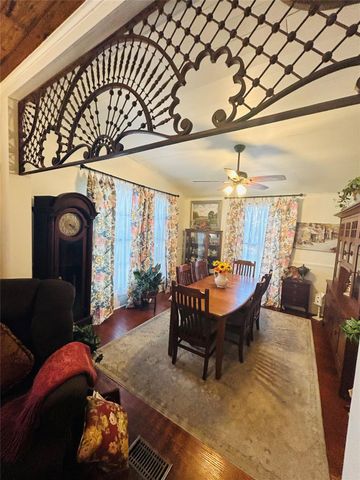 111 S Masonic Street, Bellville, TX 77418